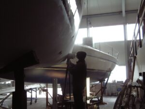 Inbouw van de boegschroef, foto 14 van 37